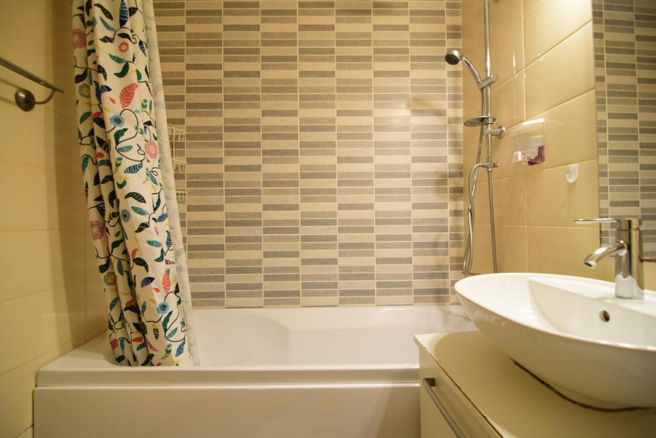 Resedinta Lui Calin - Best Choice Apartment Bukares Bagian luar foto
